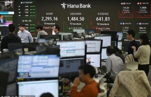 A alfândega de Trump tanque asiático: mercados para baixo como a taxa da Casa Branca – algumas importações chinesas, incluindo 104% – grupos e britânicos após choque