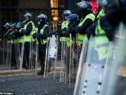 Família -tumultos à direita que foram presos por ‘desordem irracional e demolon’ durante o tumulto