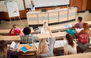 O aluno da UNI perdeu a marca depois de não incluir o reconhecimento do país em uma de sua avaliação final: ‘Estou dando US $ 60.000 para este diploma!’