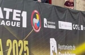 O garoto ucraniano, 1, elogiou um herói por se recusar a ficar no pódio ao lado dos russos no torneio de karatê