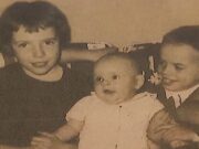 A família é quebrada depois que a equipe do hospital na ala da maternidade cometeu o pior erro