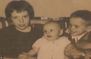 A família é quebrada depois que a equipe do hospital na ala da maternidade cometeu o pior erro