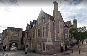 Mãe, dor de coração duplo aos 42 anos, levou a própria vida apenas alguns meses antes do suicídio de uma filha e irmão de 17 anos –