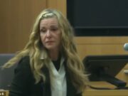 Sorrindo um tapa no tribunal para ‘Mum “Lori Valo com o namorado do marido mata