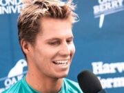 Meninos acusados de cuidar e agredir sexualmente um jovem treinador de surf – porque ele foi admitido para chocar um tribunal