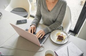 Detetives que pesam suas chaves para serem produtivas mais de 21 milhões de vezes quando o WFH é demitido