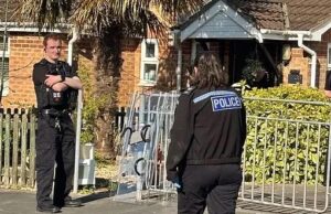 Seus anos quarenta trouxeram para o hospital após a lesão de ‘mudança de vida’ em casa na casa dos quarenta