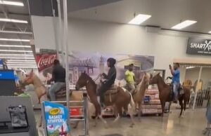 Louisiana Walmart é uma desculpa bizarra de homem depois de andar de cavalo