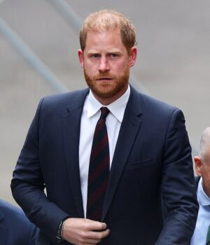 97182471-14603237-The_Duke_of_Sussex_outside_the_High_Court_today_as_he_challenged-a-2_1744492480497.jpeg