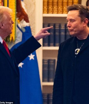 97186371-14600333-Elon_Musk_s_bromance_with_the_president_will_end_within_the_next-a-1_1744401749689.jpeg