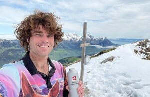 Procure o homem australiano desaparecendo durante um único crescimento em Alpes suíços, que termina na tragédia