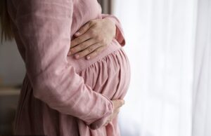 Pais biológicos do bebê -IVF nasceu na família errada após surpresa a Bengala