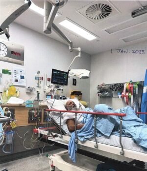 97240707-14605689-Dhanarajan_Chetty_76_above_in_a_Gold_Coast_hospital_was_visiting-a-1_1745074369927.jpeg
