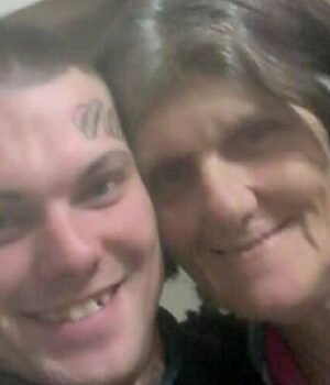 97295697-0-Kim_Duncan_pictured_with_her_son_Shaine_was_shot_in_the_leg_and_-a-48_1744773331143.jpg