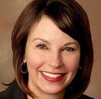 Democrat City concede muitos salários para trabalhar no navio de cruzeiro quando ele viaja pelo mundo