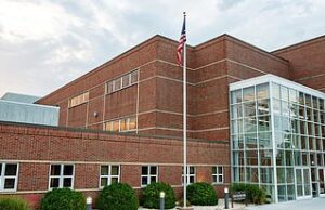 Ruthless porque a Missouri Catholic School ‘publicada’ de New Suit to First Série Professor