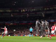 Com o Arsenal Real Madrid derrotou por 3 a 0, a casa de Bhat Carls é a notícia de dois chute de chute livre.