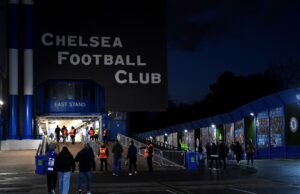 Joe Cole diz que as experiências e perguntas do Chelsea precisam da política do clube