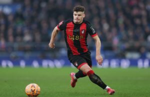 O Manchester City planeja assinar um lateral esquerdo neste verão.