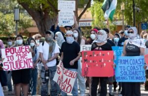 Os estudantes protestam no campus da Universidade da Califórnia relatam que os vistos se retiraram para cerca de 5 estudantes internacionais – Mercury News