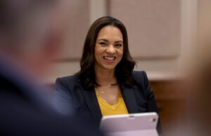 Novo líder do Partido Republicano da Califórnia tem cabeça na areia