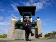 Uma trilha plana com vista para vista e piquenique