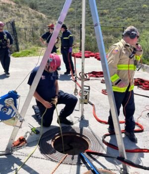 SUT-L-MANHOLE-RESCUE-01.jpg