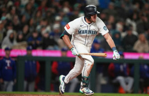 Os mariners recebem um par de entradas de 4 corridas e um par de Rangers para 9-2