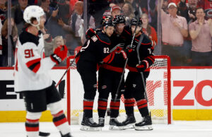 Os furacões leva de 1 a 4-1