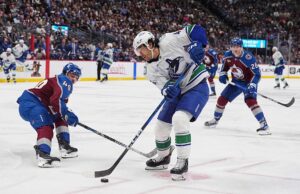 Sherwood e Joshua Cansks ajudam o mais recente jogo em casa da temporada regular da Avalanch para ganhar 4-1