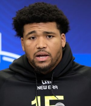 derrick-harmon-1-01d0aa92c73b45c9bf12d7a2e9e3be50.jpg
