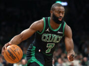 O Celtics deve fechar o Zelen Brown até a segunda rodada da peça -Offs?