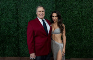 A namorada de Bill Belichik disse à UNC que Steve era filho do nepotismo para apresentar Belichik como filho de Bill