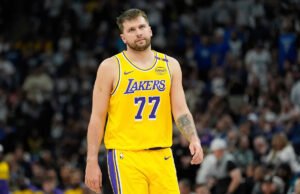 Donik Lakers lutou pelos problemas do estômago com decepcionada noite de 17 pontos quando eles ficaram para trás