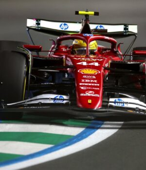 lewis-hamilton-ferrari-2.jpg