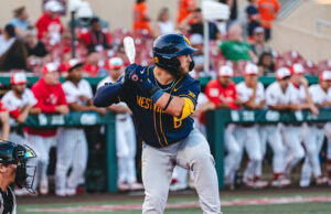 A Virgínia Ocidental está curada, o jogo um contra Houston é quente em ganhar um