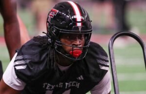 Virgínia Ocidental Hospedando Texas Tech Pass Rusher Adidier