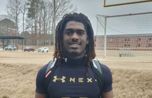 Lista de visitantes esperados para o jogo GT White e Gold Spring