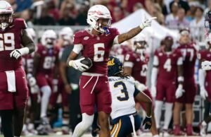 Sofmore W Jalen Brown demitido, pretende entrar no portal