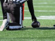Relatório: a NFL atirou em três oficiais, os envia de volta para a classificação da faculdade