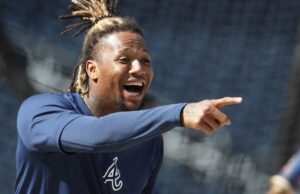 Os bravs de Ronald Aquua Jr. trabalham para retornar à linha Sligger para reconstruir no joelho