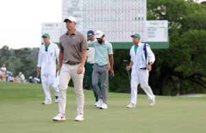 Envie dois Bozes Double Rory McIlrow para Tomling Down Masters Leaderboat
