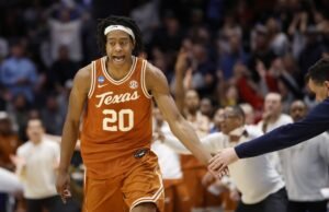 Texas Tray Johnson anuncia que anunciará o draft da NBA após sua grande nova temporada