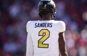 A lesão no carro Derek abre a porta para os santos levarem Shedur Sanders no número 9