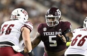 DL Shamer Turner definido para visualização com Colts, Bucaniers, Dolphins
