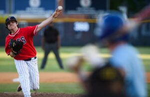 Terry Sunford Baseball Punch ingressos de regiões orientais na NCHSA3