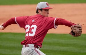Kentucky Baseball atingiu rapidamente, Oklahoma borrifado no jogo 2