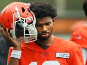 Dion Sanders aumenta a provação da NFL Draft, refere -se a problemas de saúde