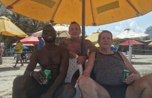 O ator pornô ouviu um martelo com um martelo de um homem de 71 anos -antes de cortar o corpo com ‘pelo menos dez’ equipamentos de energia e o tribunal ouviu antes de encher na mala