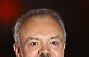 Os fãs de Graham Norton compartilharam sua ansiedade depois de serem mantidos à venda em sua casa em Londres e Nova York em uma semana – ele revelou a verdadeira razão por trás da grande decisão